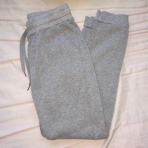 Women’s gray thermal sweatpants (XS/S)